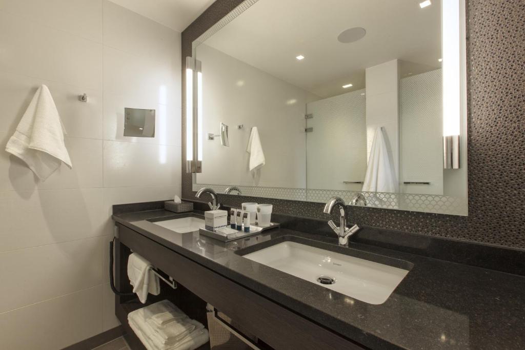 Hotel Dux Roermond Δωμάτιο φωτογραφία